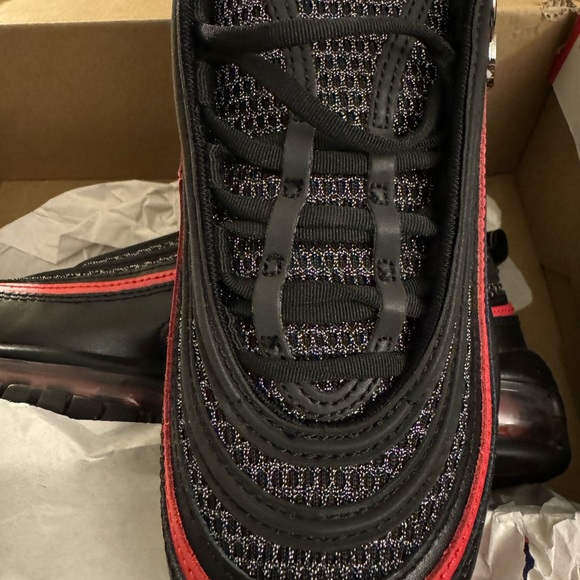 Closet cleaning for the new year! These Nike shoes were only worn once. - Picture 2 of 4